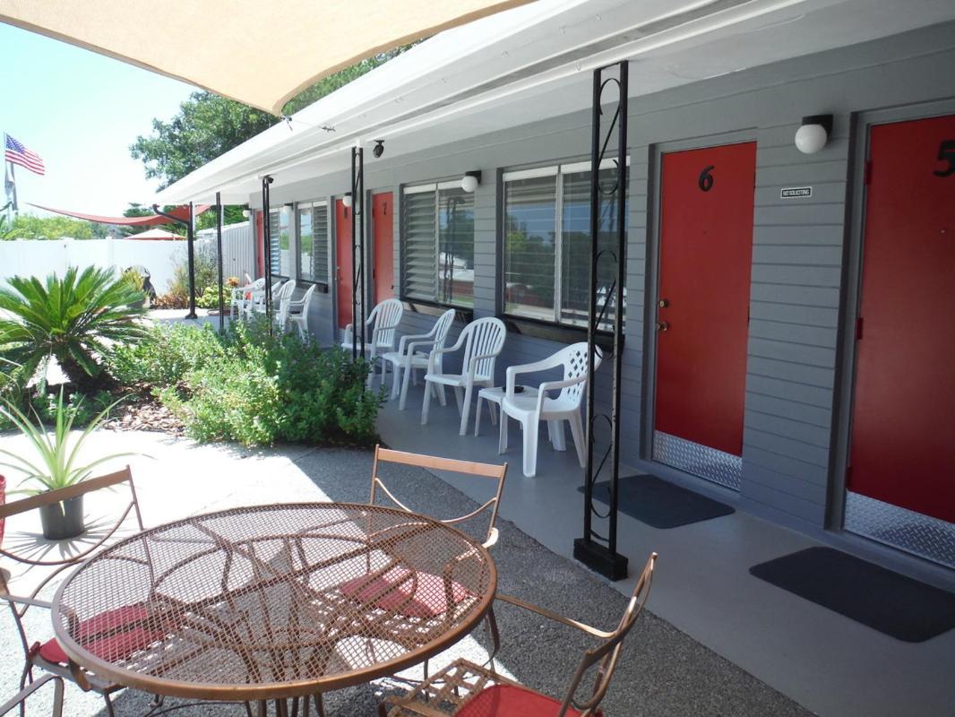 Scoot Inn Motel พอร์ตออเรนจ์ ภายนอก รูปภาพ