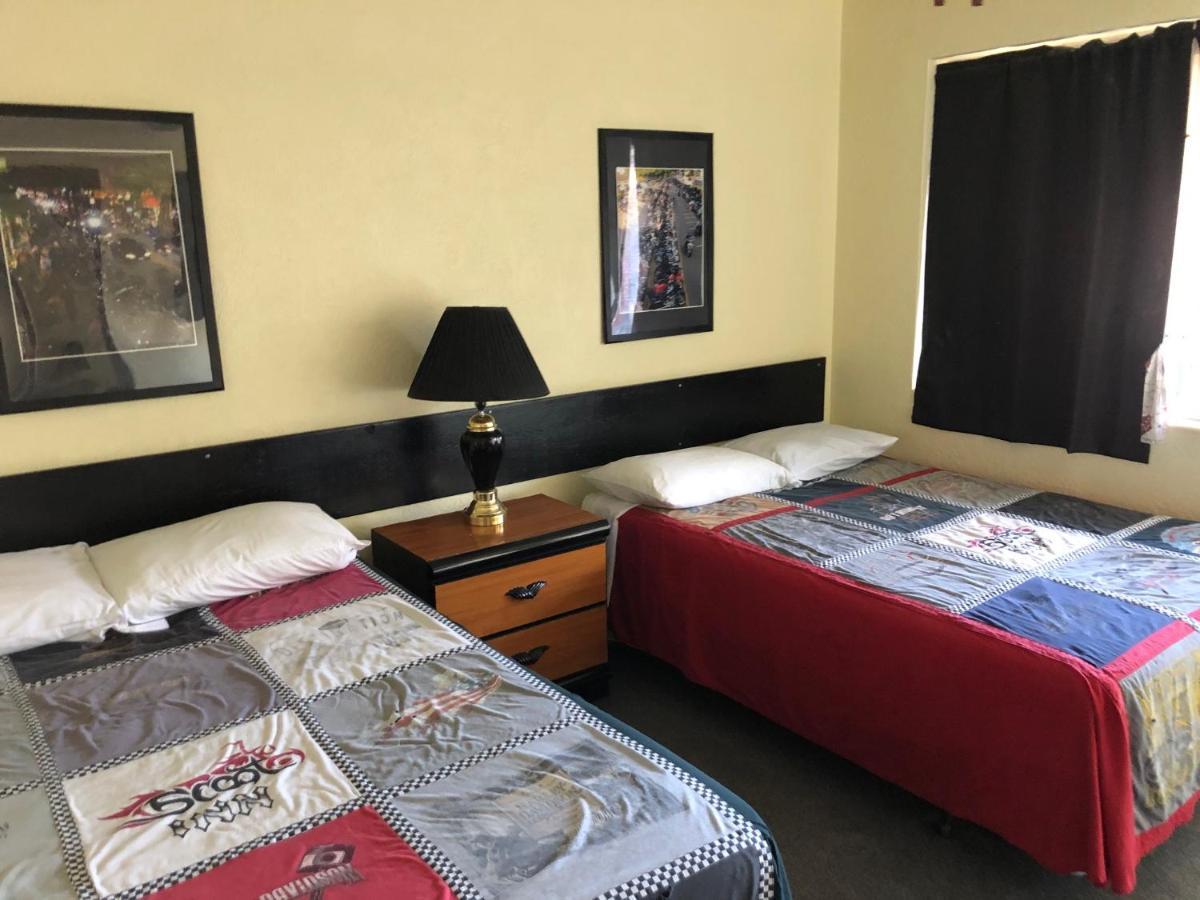 Scoot Inn Motel พอร์ตออเรนจ์ ภายนอก รูปภาพ